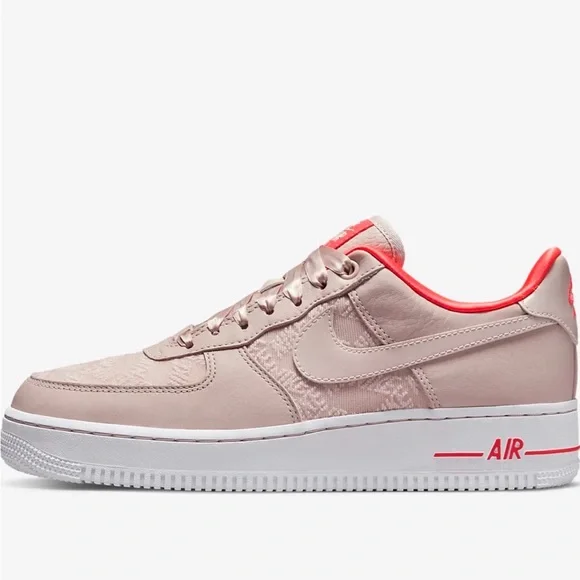 Women’s Nike Air Forces - Picture 3 of 4